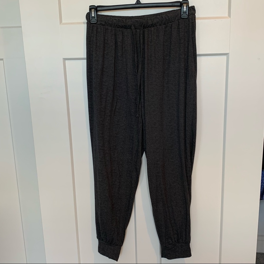 Gray Striped Tahari Joggers Size Large